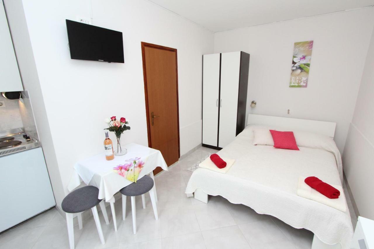 Apartments Divna Rovinj Exterior foto